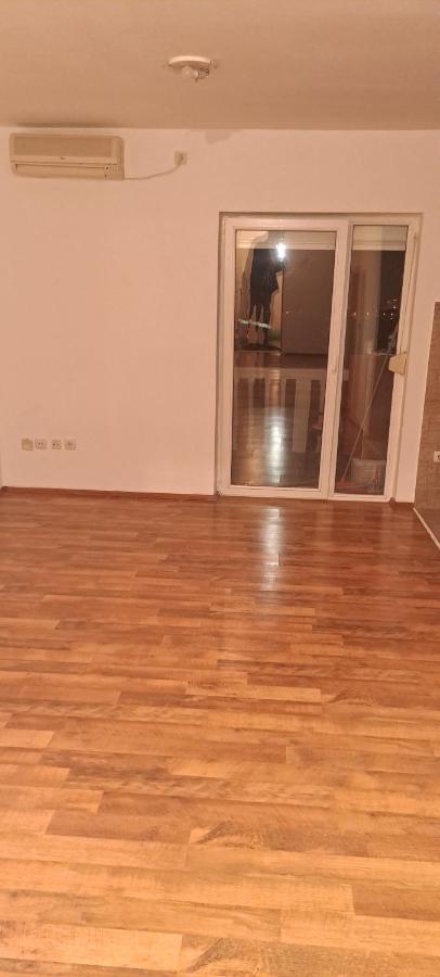 Boka No.12 Apartment Kotor Luaran gambar